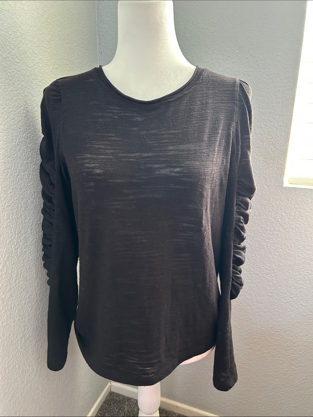 House of Harlow 1960 Black Ruched-Sleeve Lightweight Top